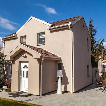 Dc Executive Homes Нови Сад Екстериор снимка