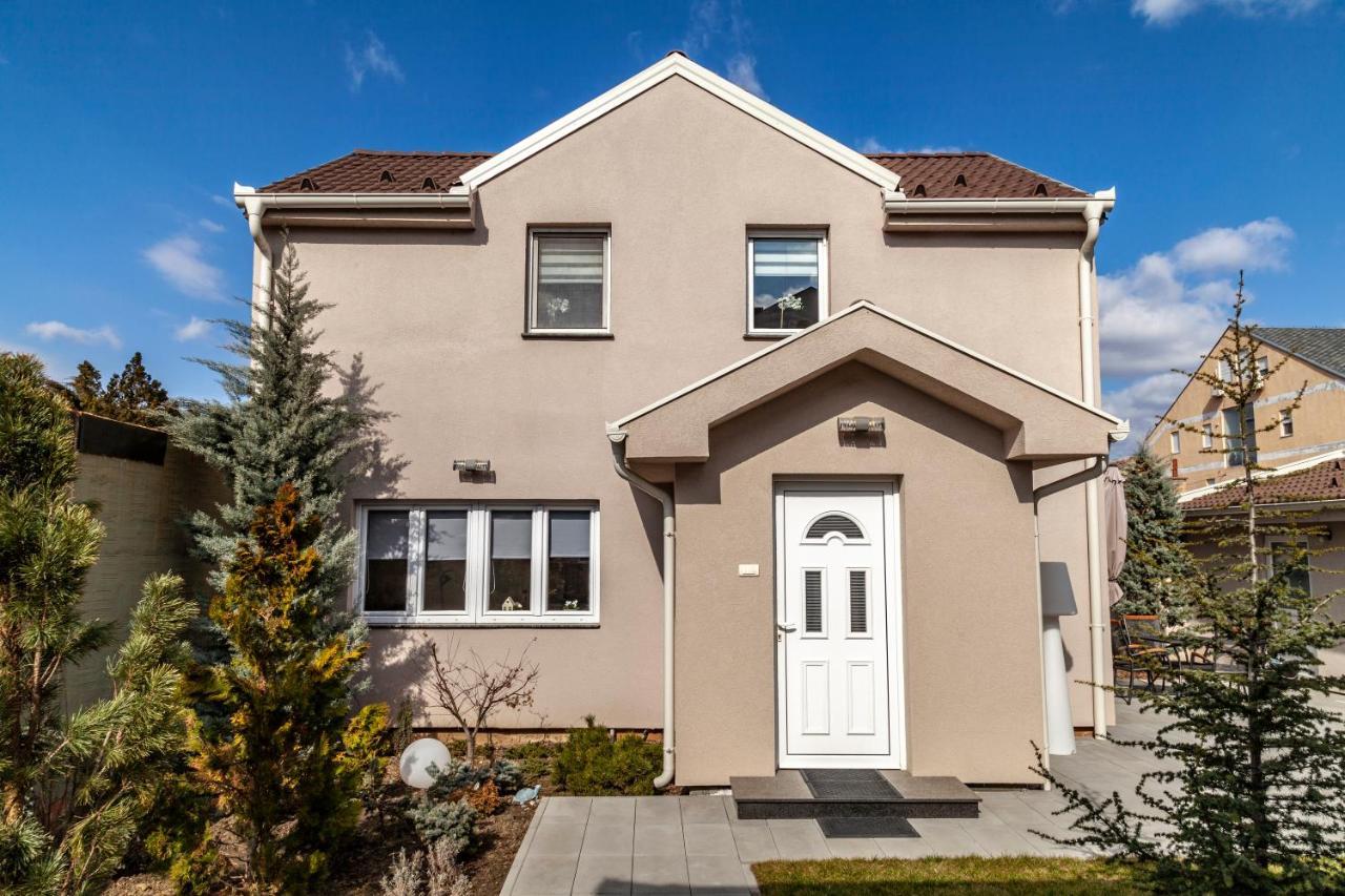 Dc Executive Homes Нови Сад Екстериор снимка
